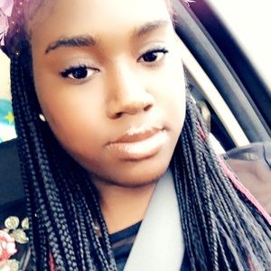 Meet your Posher, Alisha